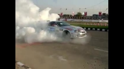 Мощен Burnout На Toyota Supra