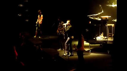 * За първи път на живо * Linkin Park - Burning In The Skies Live In Melbourne, 13 12 10 