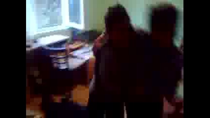 tova dete e poludqlo