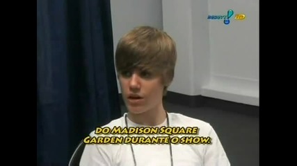 * N E W * Забавно бразилско интервю със Justin Bieber 