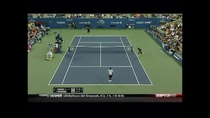 Roger Federer Us Open 2010 - удар на Федерер между краката! 