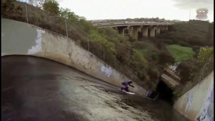 Сърфиране по канализацията - Jackass