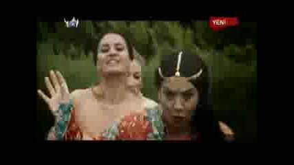 Isin Karaca - Bilmece [turkish Pop] Yeni Orijinal Video Klip 2009