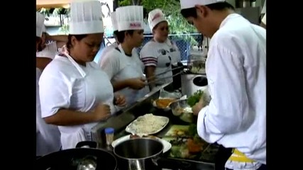 Безработни в Манила използват уменията си за готвене