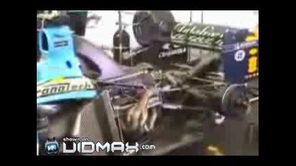 Формула 1 - Двигателя Изпълнява Химн