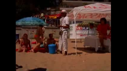 Продавач На Царевици (на Плажа)