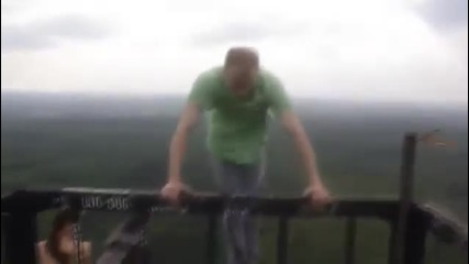 Откачени руснаците правят тренировка на един мост