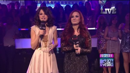 Деми Ловато и Селена Гомез на Mtv New Years Eve 2011/2012