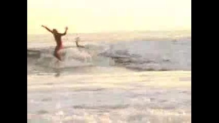 Най - екстремният сърфист - Теглен от акула 