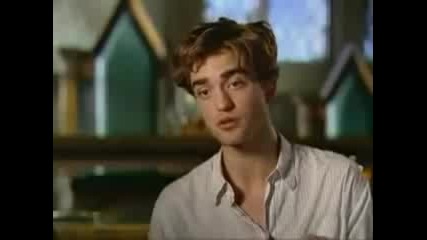 Funny Interview Moments with Robert Pattinson (3)