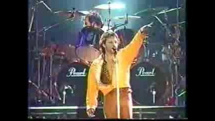 Bon Jovi - Something To Beleive In(live)