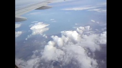 кадри заснети от пътнически самолет на хиляди метри от земната повърхност 