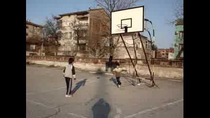 Хлапета Играят Баскетбол 2