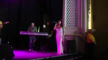 Ceca - Adelaide 2010 - Zaboravi & Ja jos spavam u tvojoj majici 