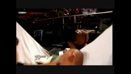 Kofi Kingston destroys Randy Orton 