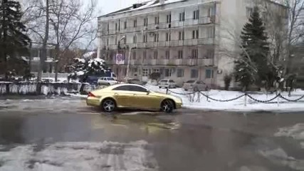 Дрифт с Златен Mercedes cls 