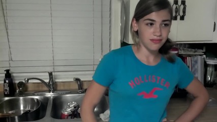 13 yr old girls Wins the Cinnamon Challenge...almost loses