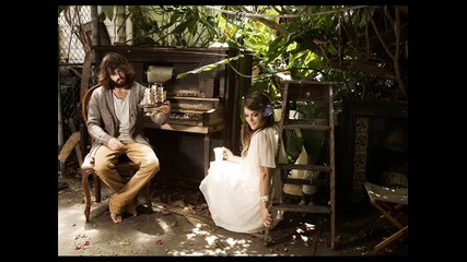 *песен за всички влюбени* Превод Angus and Julia Stone - The Wedding Song