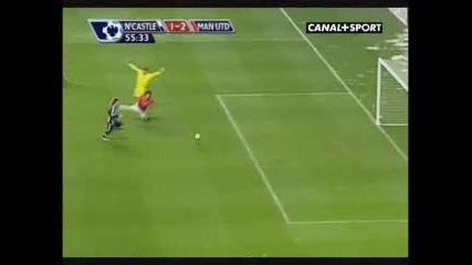 Нюкасъл - Манчестър 1 2 Гол на Бербатов.flv