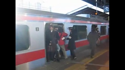 Ето така изглеждат метрата в токио