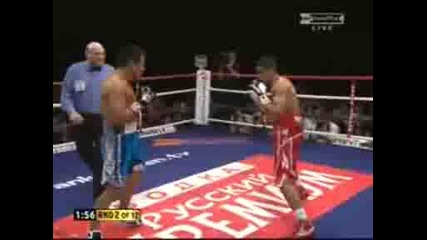 Amir Khan vs Marco Antonio Barrera round 2