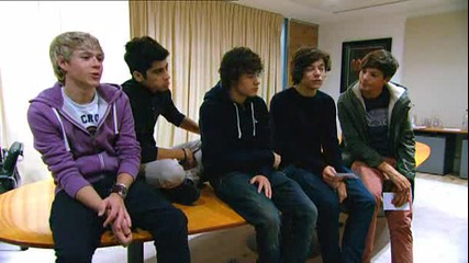 One Direction - Интервю за 4music Говорят за първата си среща