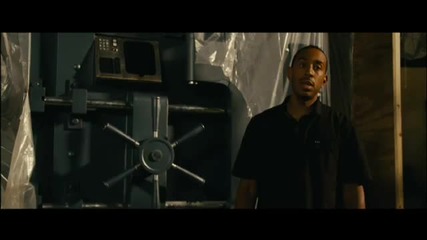 Fast Five - Tej and the crew examine the bank vault