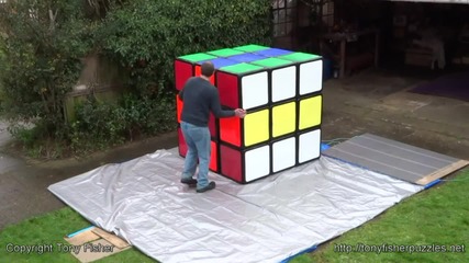 Най-голямото кубче на Рубик в света!