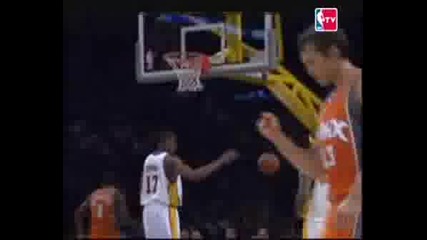 Amare Stoudamire Huge Dunk Plus Foul