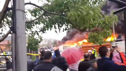 Адски пожар лумна във Враца към 18.30 часа 1.5.2014