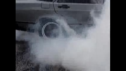 Mercedes 190 Burnout 