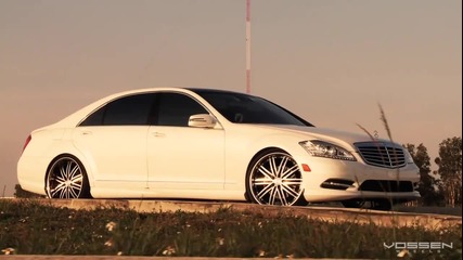 Mercedes S550 on 22_ Vossen wheels