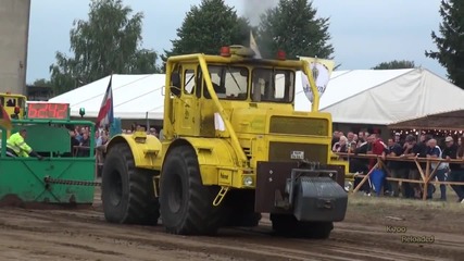 Руски трактори Кировец k700 демонстрират мощ !