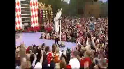 Miley Cyrus - All I Want For Christmas Is You