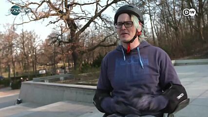 Как изглежда специална инвалидна количка за скейтърски трикове
