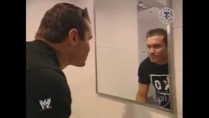 Wwe Ренди Ортън вижда Гробаря в огледалото