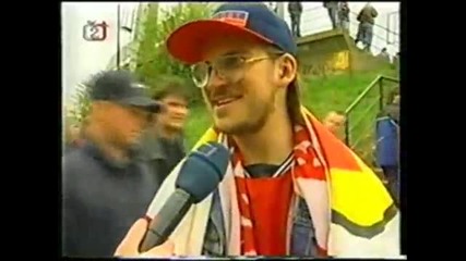 Historicky porad z roku 1999 o fans Brna a Baniku 