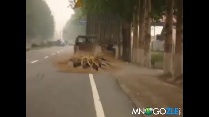 Машина за чистене на улици в Китай