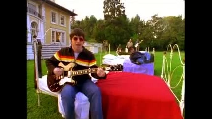 Oasis - Don't Look Back In Anger (1996)
