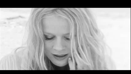 Ilse Delange - Beautiful Distraction