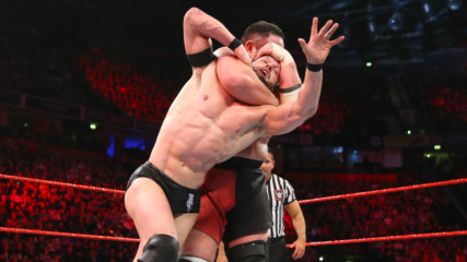 Finn Bálor vs. Samoa Joe: Raw, Nov. 6, 2017