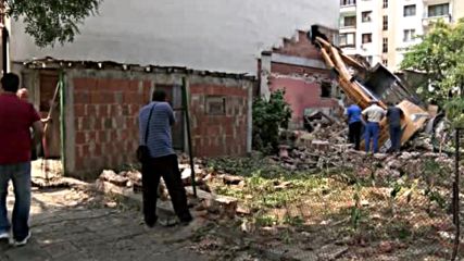 Багер пропадна в София - видео БГНЕС