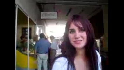 Dulce Maria manda saludos a Sofi y Sara 