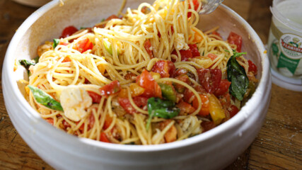 Спагети със суров доматен сос | Да готвим като италианци | 24Kitchen Bulgaria