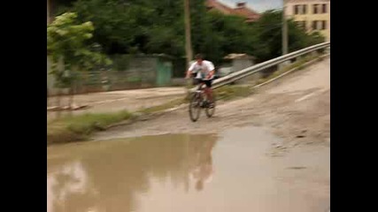 Mинаване през вода с колело 1