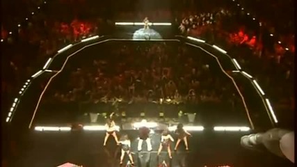 Usher Ft. Beyonce - Bad Girl (live)