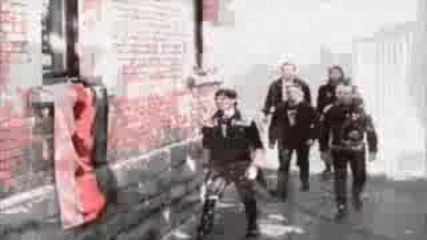 Riot Brigade - Nationalism Sucks 