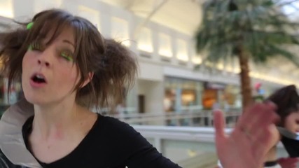 Starships - Nicki Minaj (cover) Lindsey Stirling and Megan Nicole