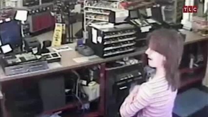 разсеян шофьор помита бензиностанция 
