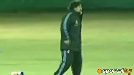 Скандално! Диего Марадона пуши по време на тренировка на Аржентина 